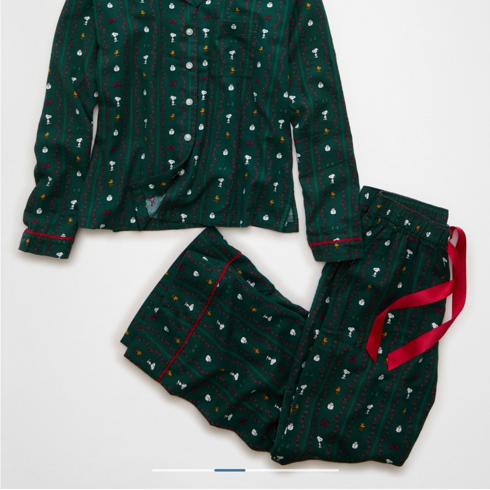 American Eagle Outfitters AE Snoopy Peanuts Flannel PJ Set Pajama Lounge Set - Picture 4 of 5
